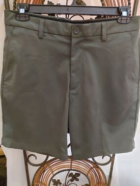 Amazon Essentials Men's Olive Utility Flat-Front Shorts